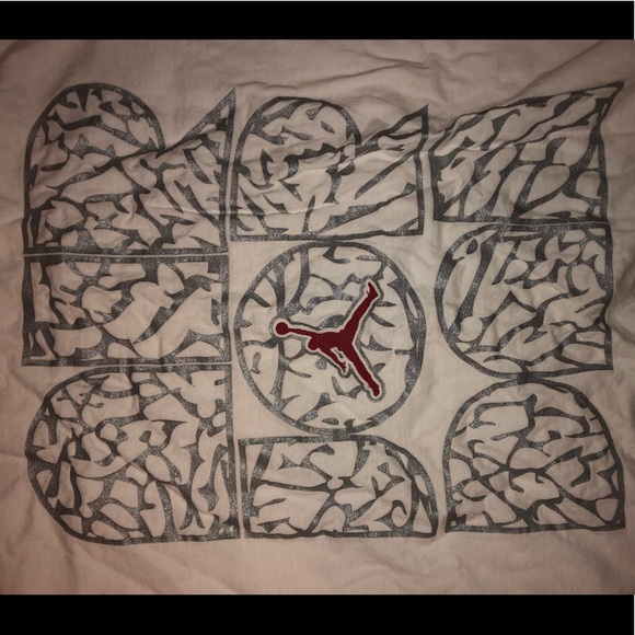 White AirJordan T Shirt Retro - Youth XL - Picture 2 of 3